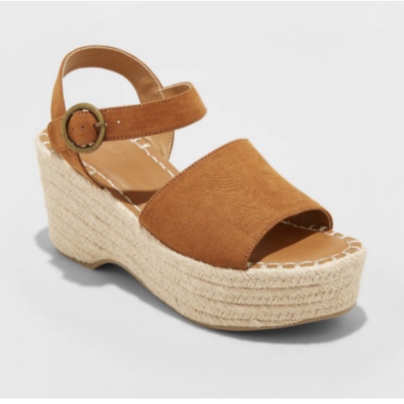 Universal Thread Brown Suede Sandals - Picture 1 of 8